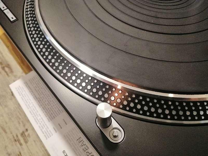 Technics SL 1210 MK2 + Ortofon 2M Blue Tonabnehmer – Bild 2