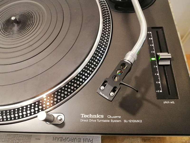 Technics SL 1210 MK2 + Ortofon 2M Blue Tonabnehmer – Bild 10